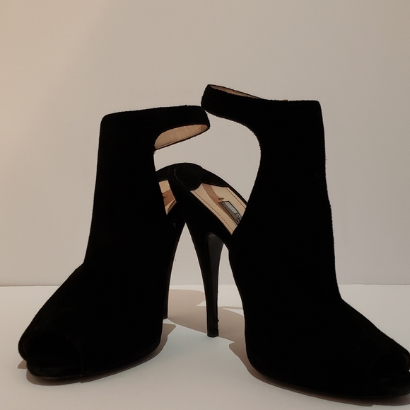 Prada Shoes - 💙Prada suede heels black